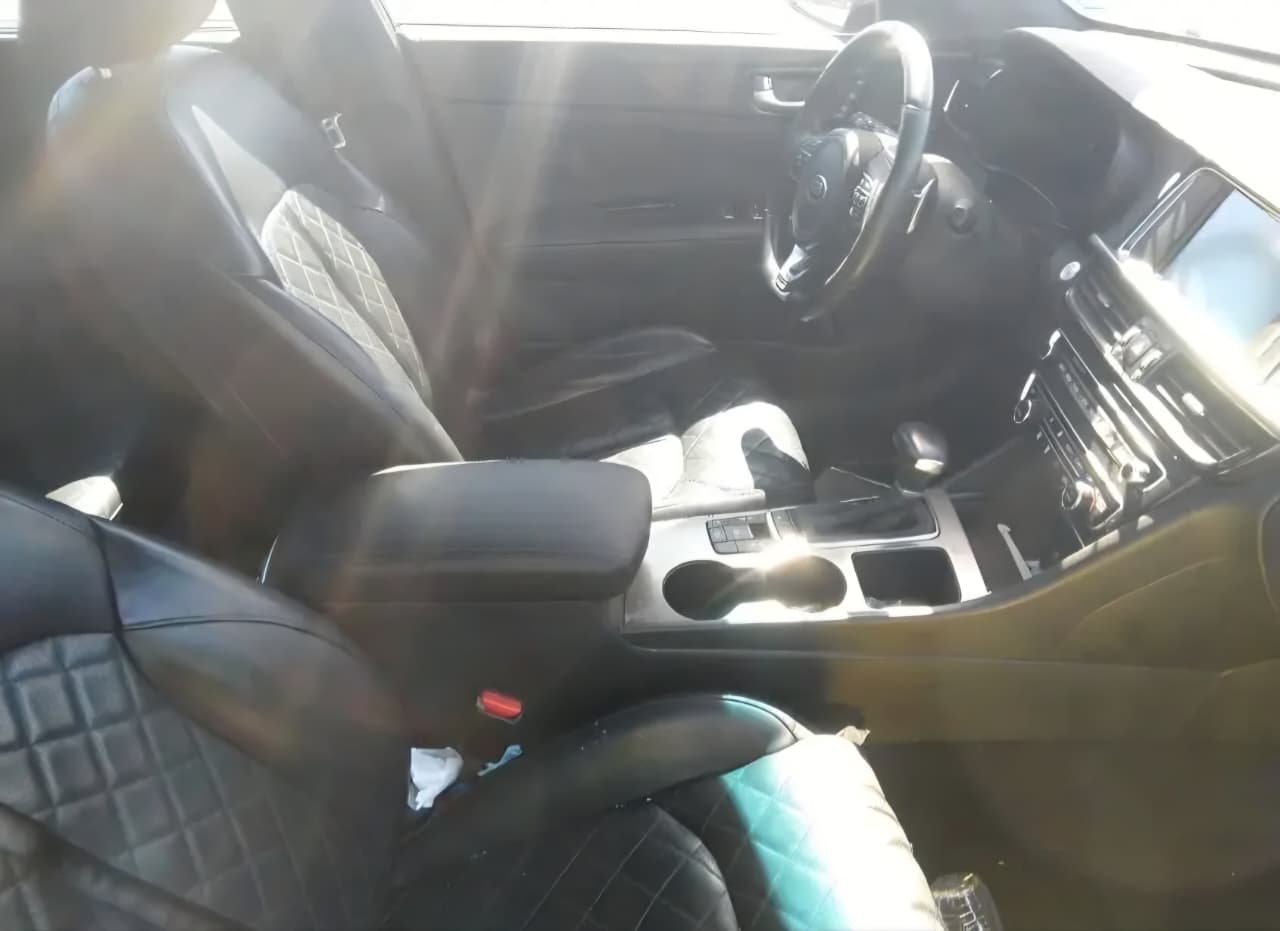 2017 Kia Optima VIN 5XXGV4L27GG059527 – photo 3